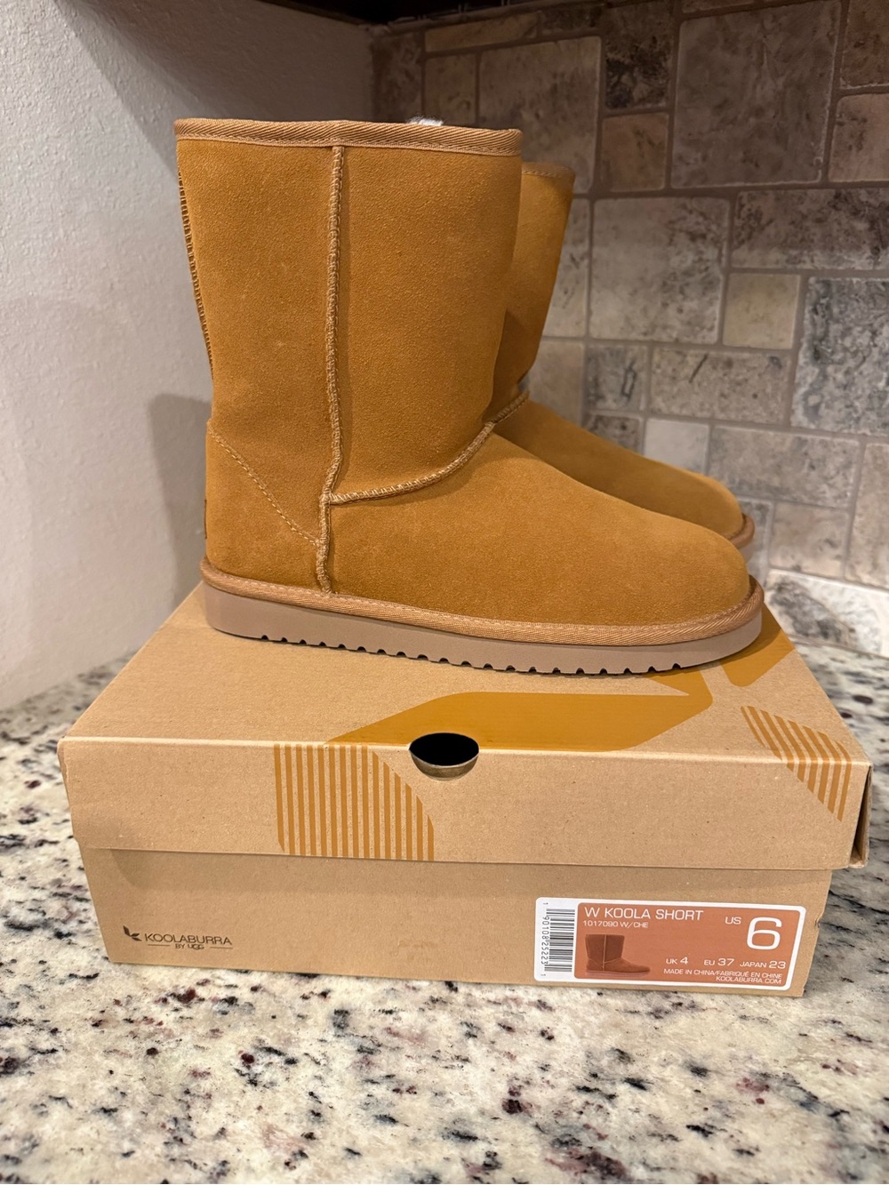 NIB Koolaburra by Ugg Koola Short Boot